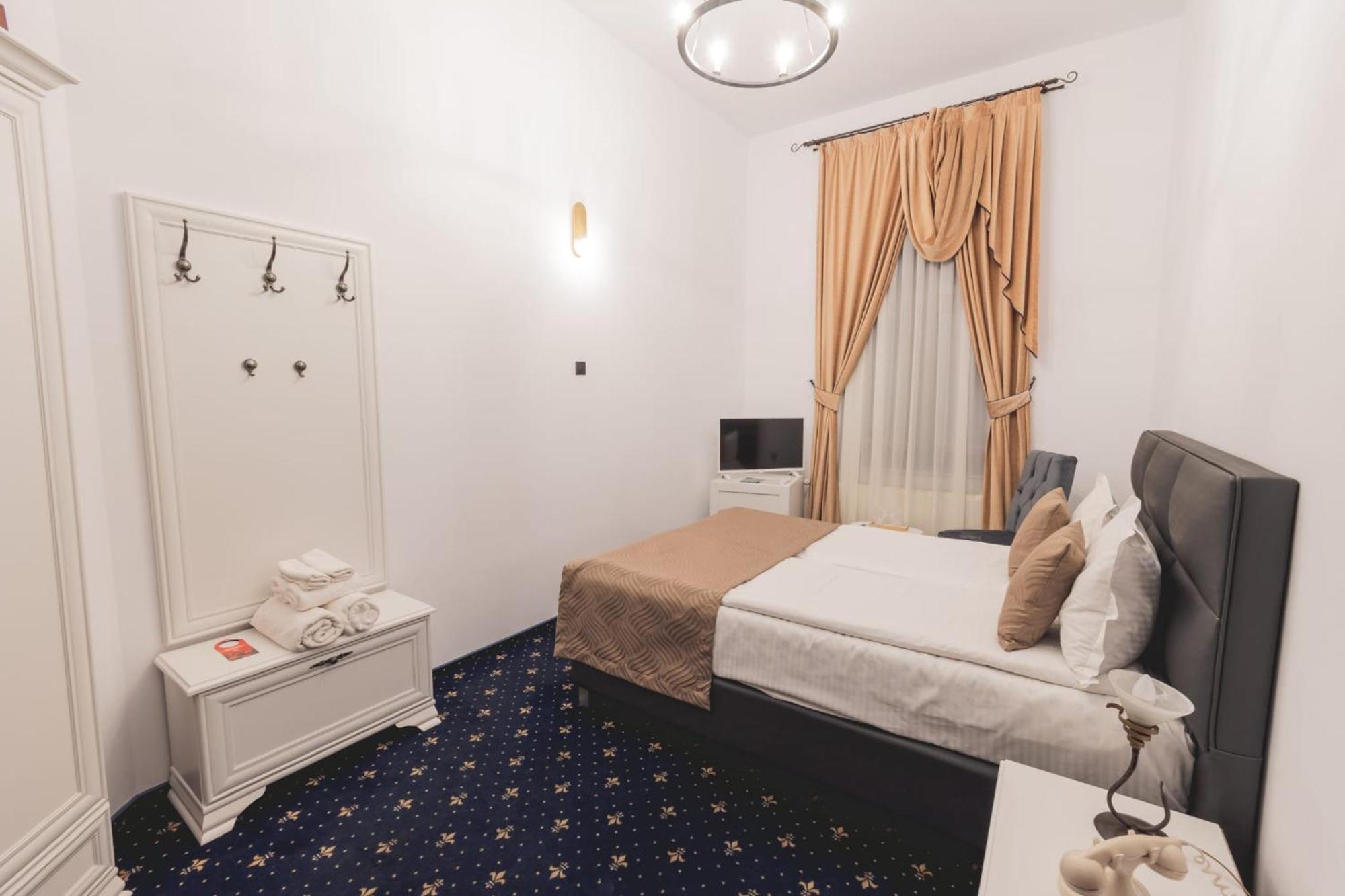 Hotel Carol - Vatra Dornei Eksteriør billede