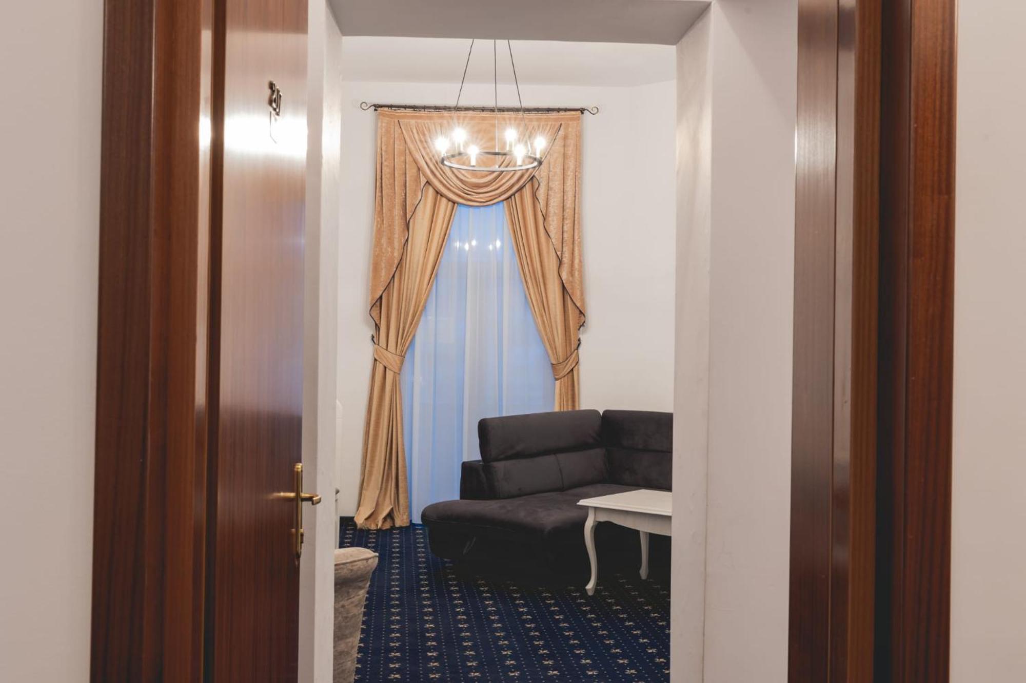 Hotel Carol - Vatra Dornei Eksteriør billede