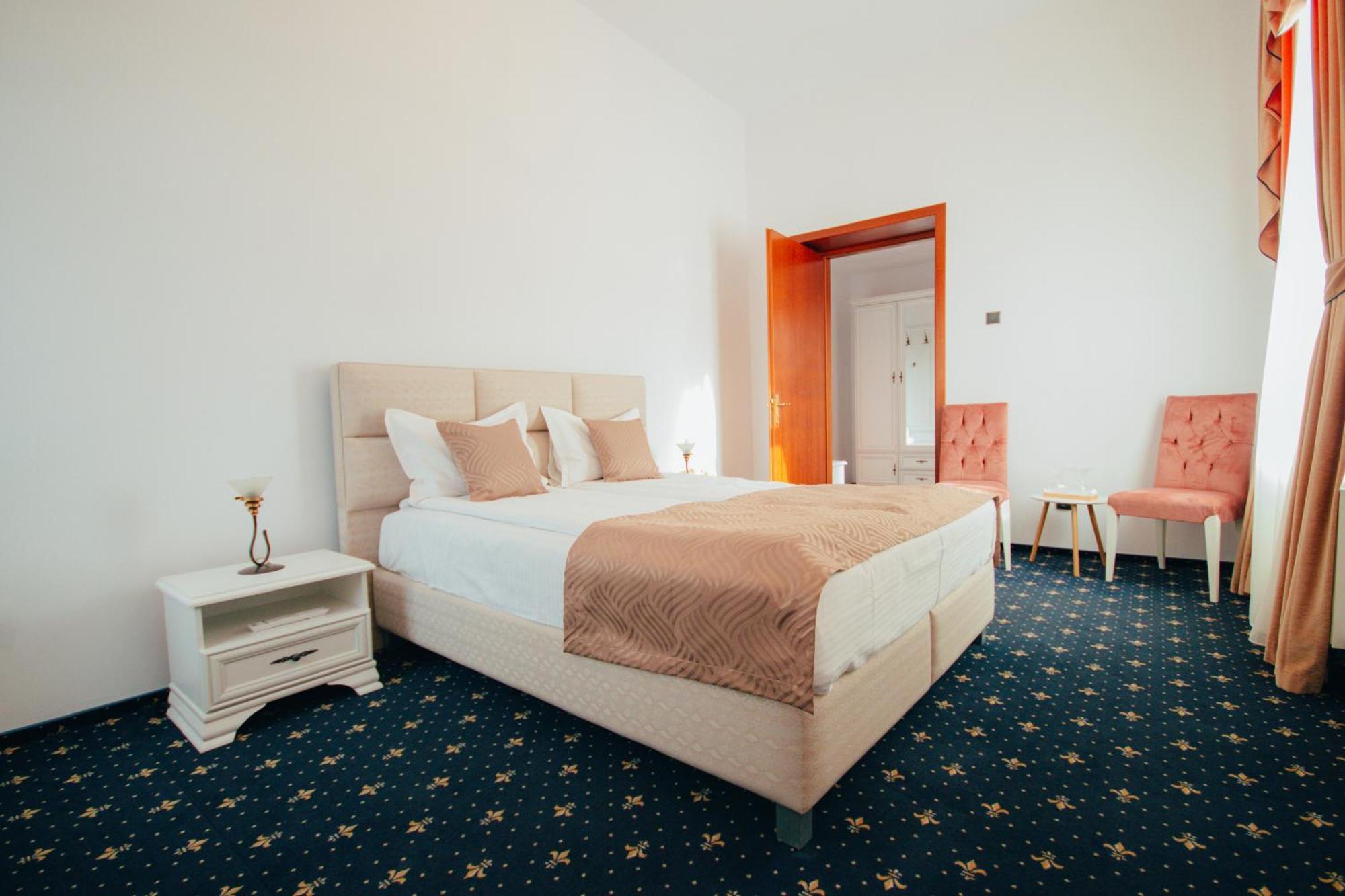Hotel Carol - Vatra Dornei Eksteriør billede